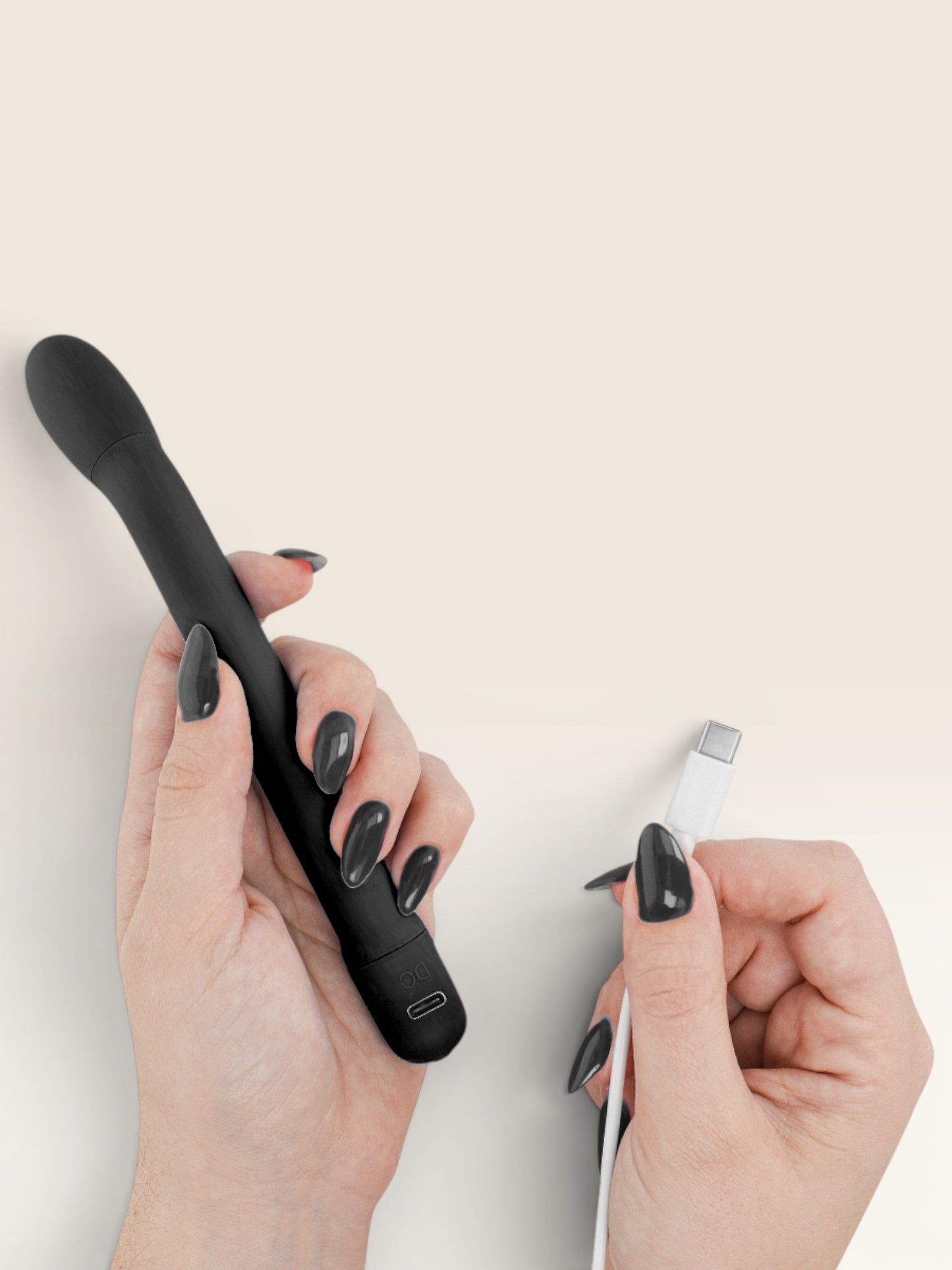 IBIZA - VIBRADOR DE PONTO G PRETO COM VIBRAÇÃO